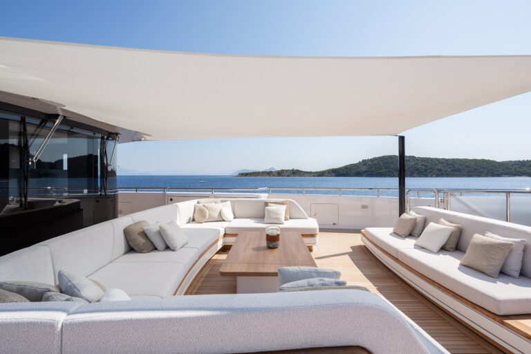 Foredeck Lounge