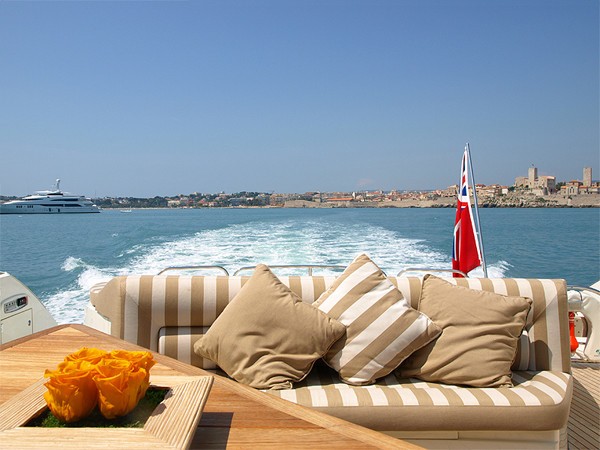 The 21m Yacht AMADEUS