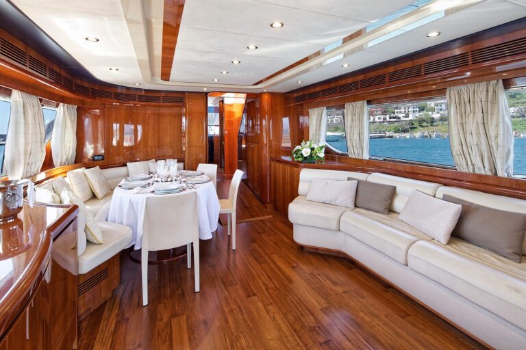The 21m Yacht AQVA