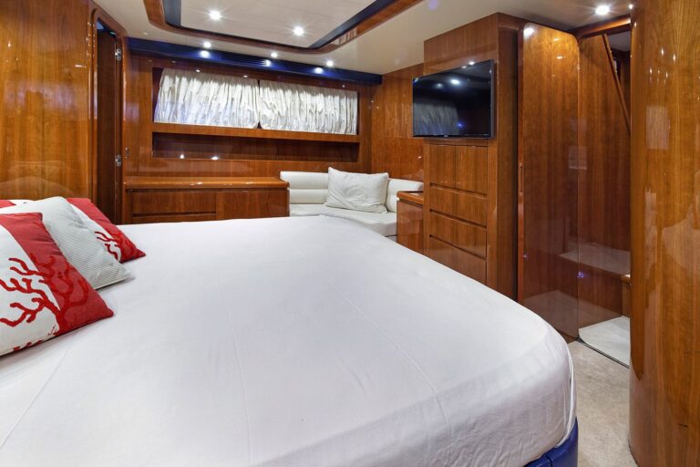 The 21m Yacht AQVA