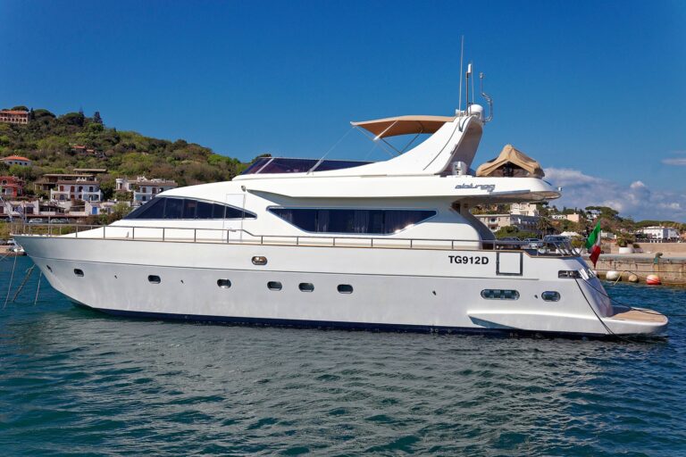 The 21m Yacht AQVA