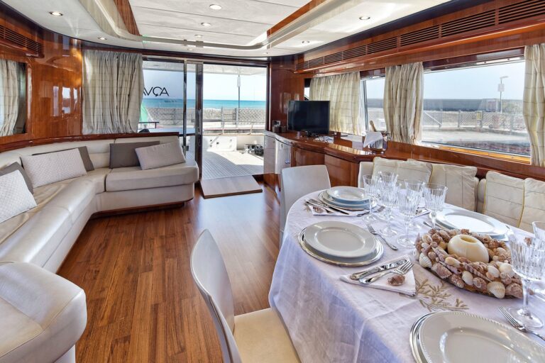 The 21m Yacht AQVA