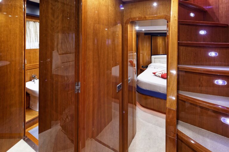 The 21m Yacht AQVA