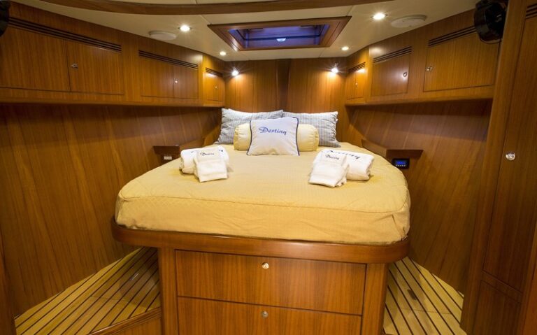The 21m Yacht DESTINY