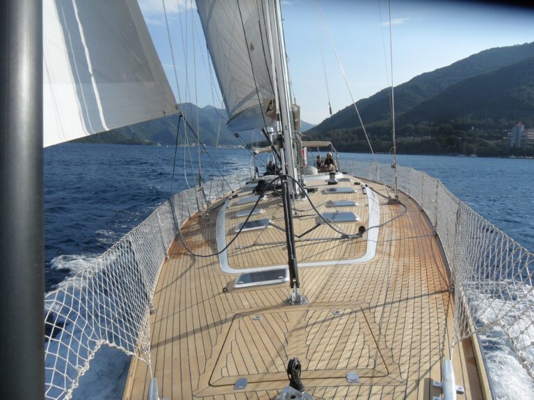 The 21m Yacht FAR II KIND