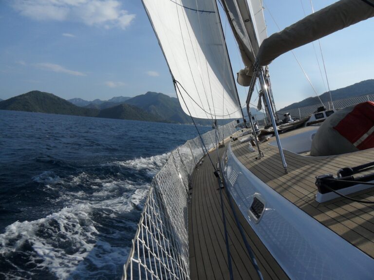 The 21m Yacht FAR II KIND