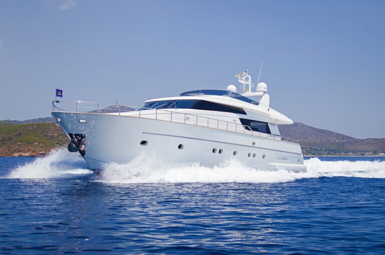 The 21m Yacht FOS