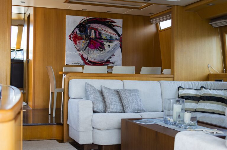 The 21m Yacht FOS