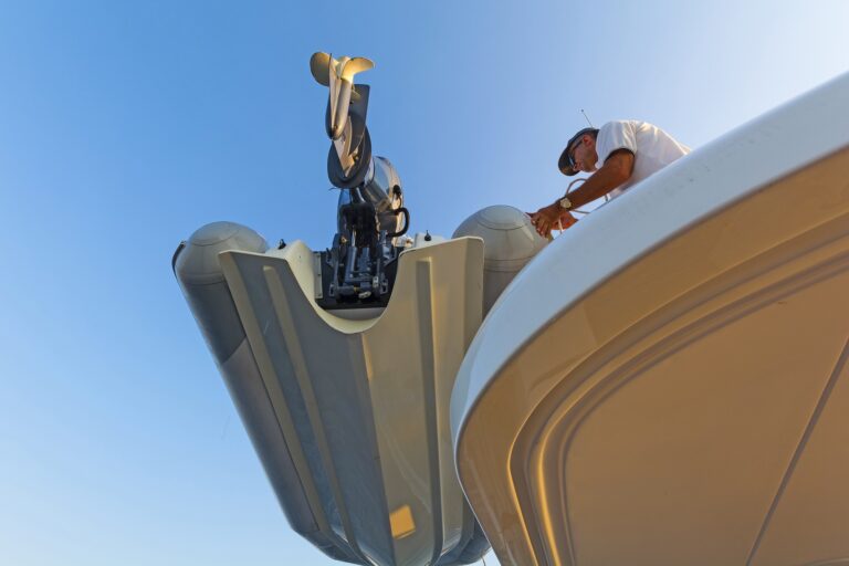 The 21m Yacht FOS
