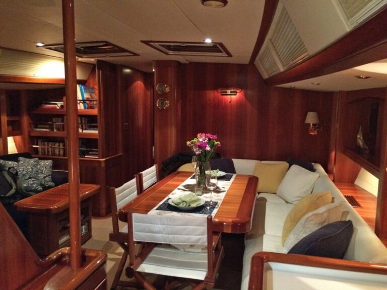 The 21m Yacht LUNA DANNS
