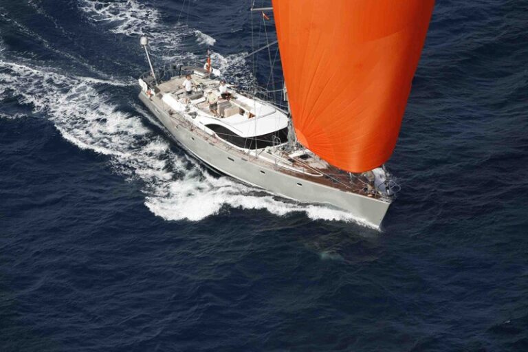 The 21m Yacht LUSKENTYRE