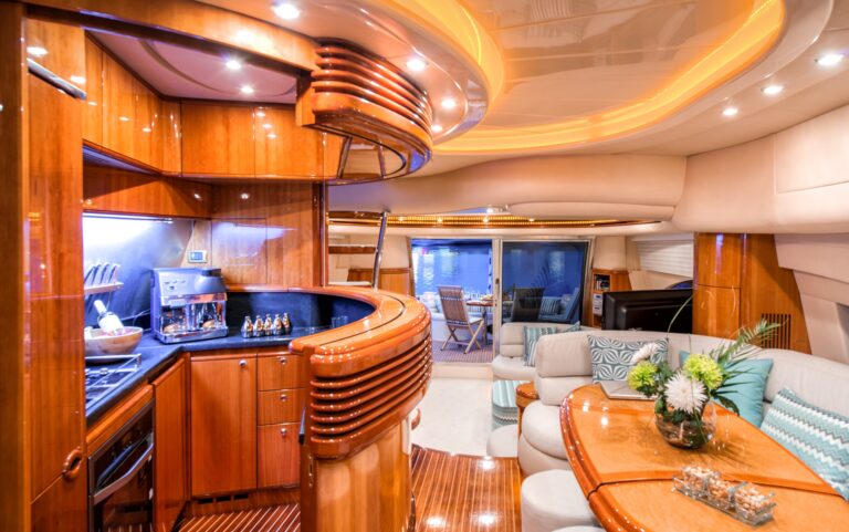 The 21m Yacht MANU
