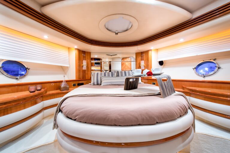 The 21m Yacht MANU