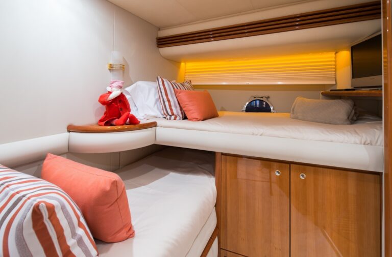 The 21m Yacht MANU