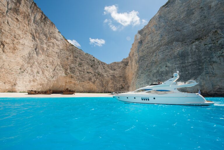The 21m Yacht MANU