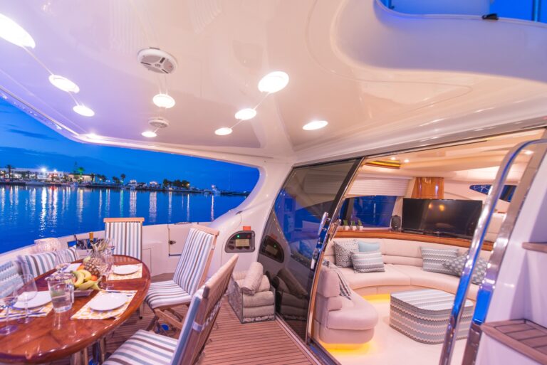 The 21m Yacht MANU