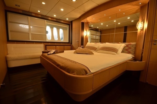 The 21m Yacht SAKURA