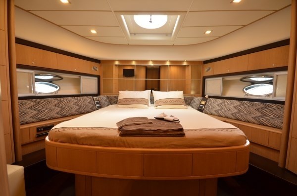 The 21m Yacht SAKURA