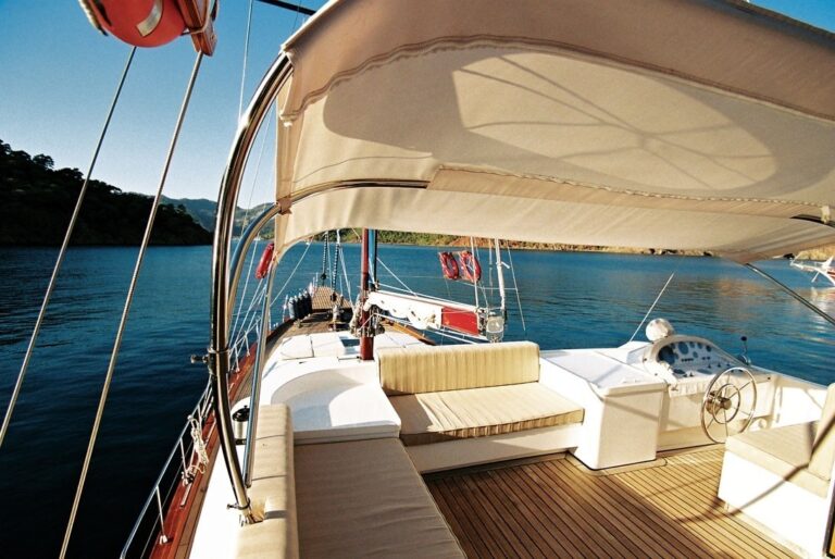 The 21m Yacht SERENITY 70