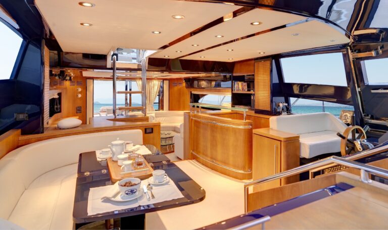 The 21m Yacht SPACE