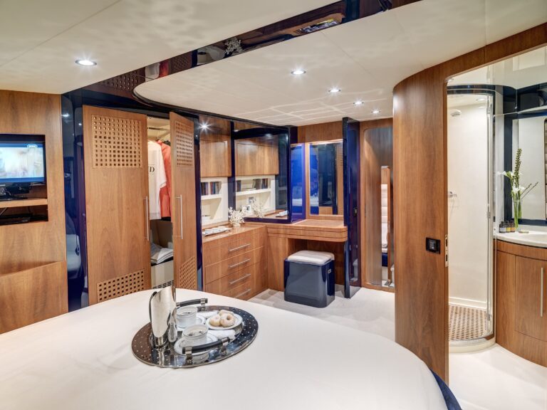 The 21m Yacht SPACE