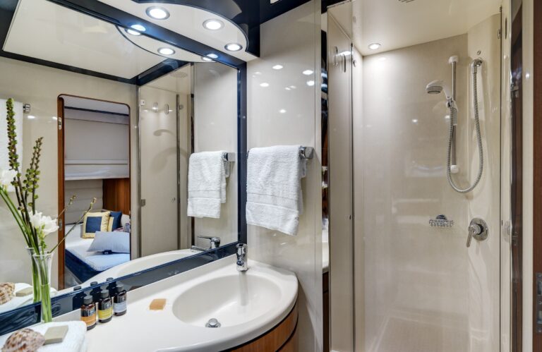The 21m Yacht SPACE