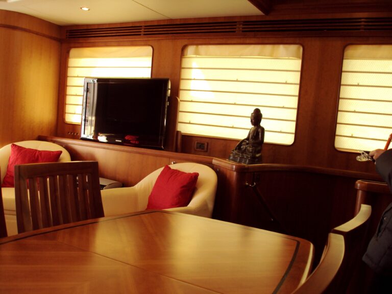 The 22m Yacht SILVER FOX