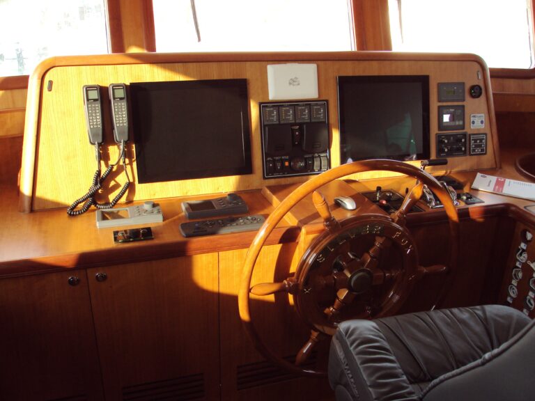 The 22m Yacht SILVER FOX