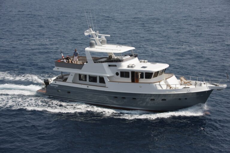 The 22m Yacht SILVER FOX
