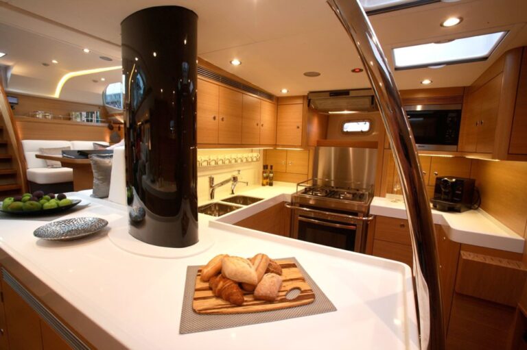 The 22m Yacht SPIRIT OF PHANTOM