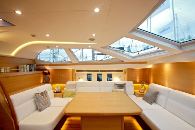 The 22m Yacht SPIRIT OF PHANTOM