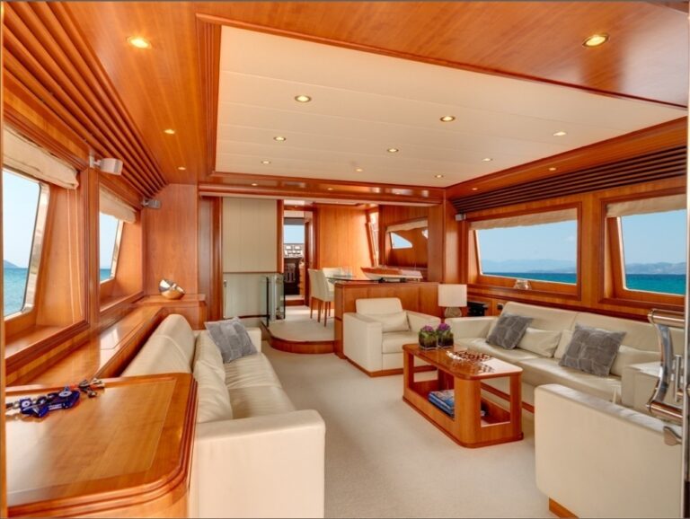 The 23m Yacht AIMILIA