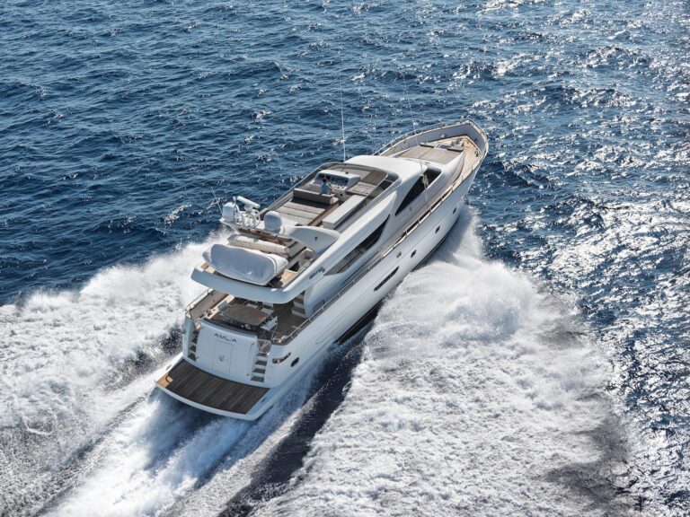 The 23m Yacht AIMILIA