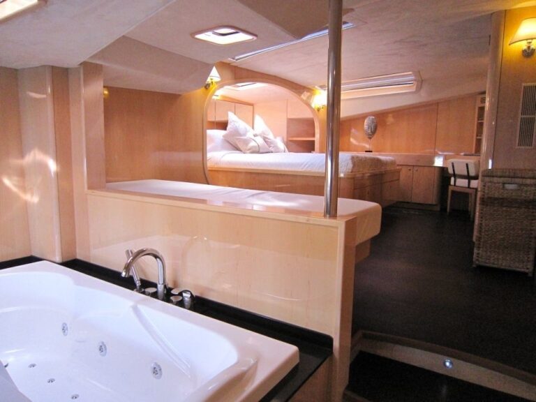 The 23m Yacht CATTITUDE
