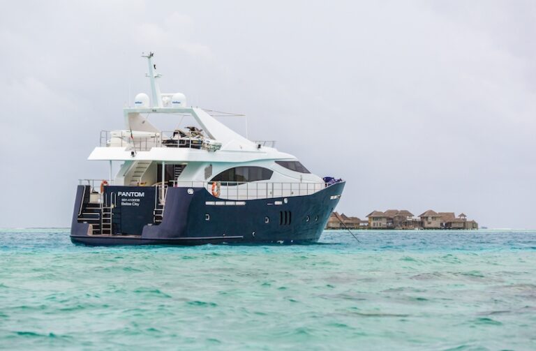 The 23m Yacht FANTOM