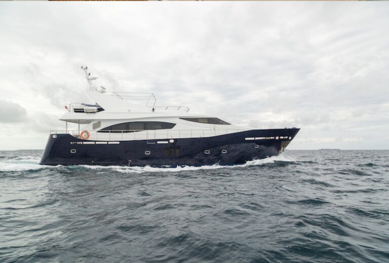 The 23m Yacht FANTOM