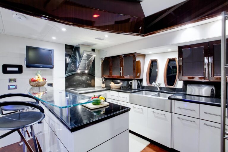 The 23m Yacht LIZZI