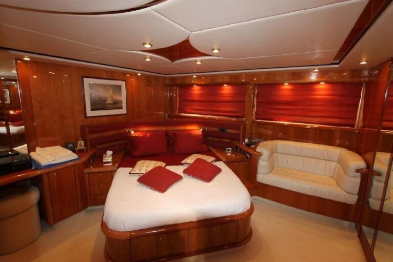 The 23m Yacht LUCKY SEVEN