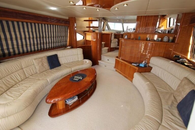 The 23m Yacht LUCKY SEVEN