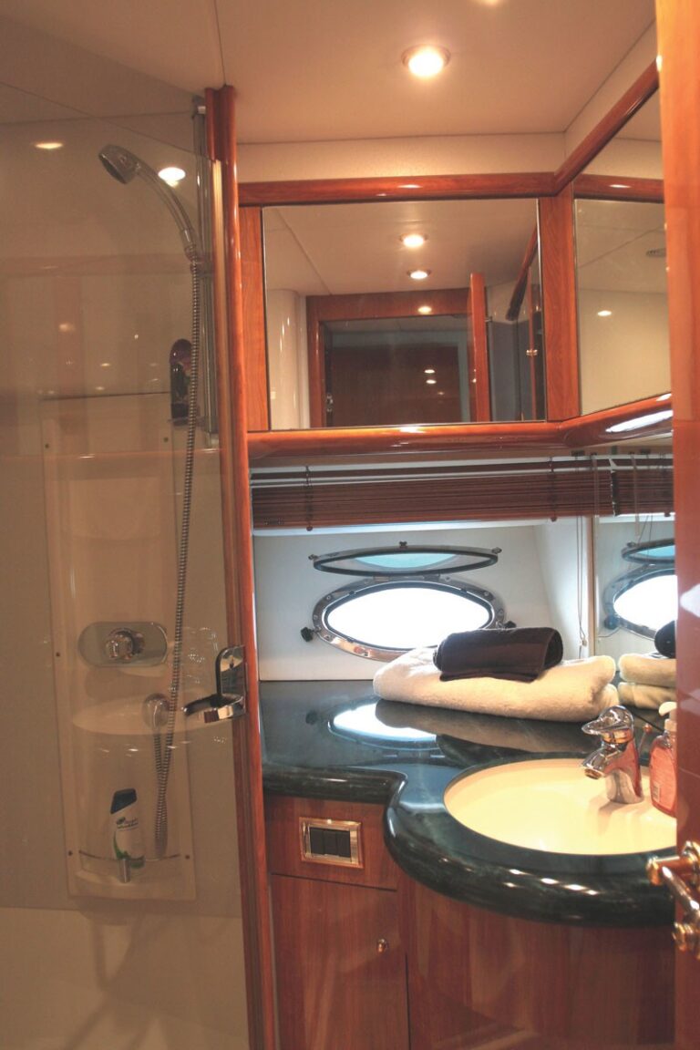 The 23m Yacht LUCKY SEVEN