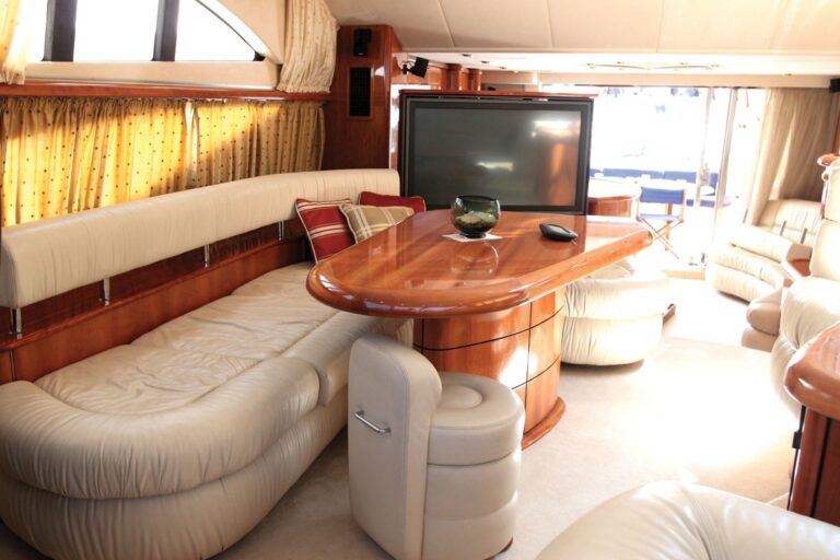 The 23m Yacht LUCKY SEVEN