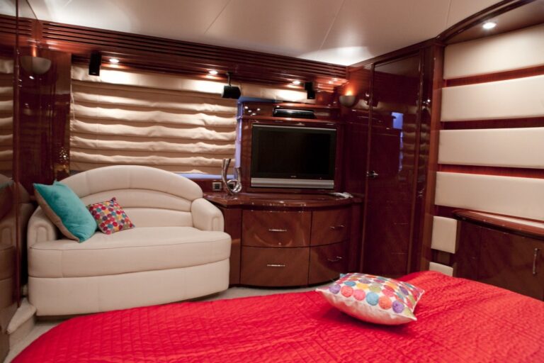 The 23m Yacht LUDI