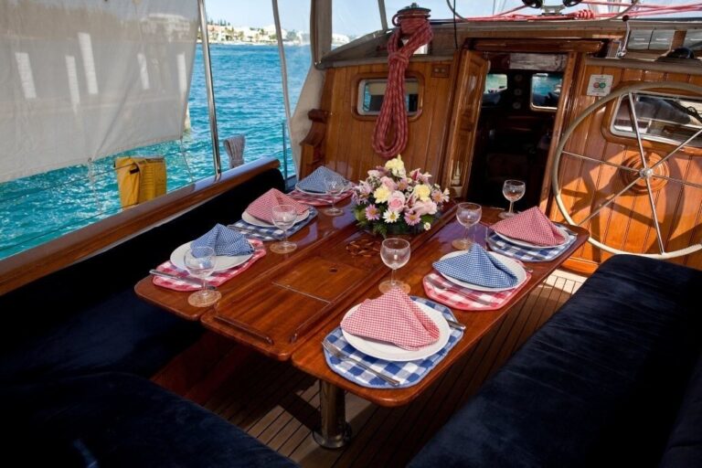 The 23m Yacht MALAIKA
