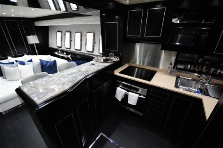 The 24m Yacht COAL BLOODED