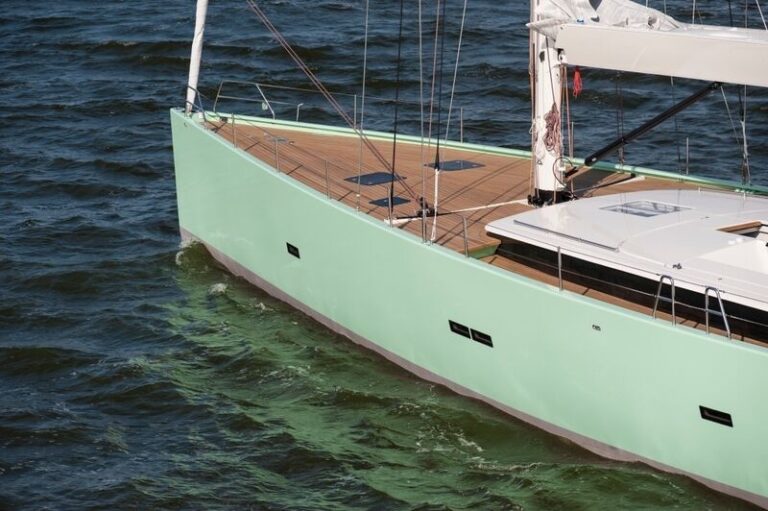 The 24m Yacht COOL BREEZE