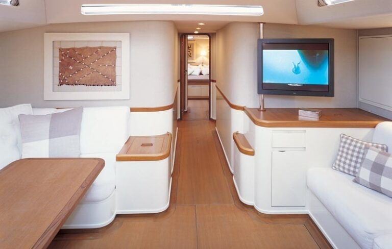 The 24m Yacht GENIE