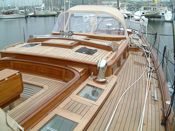 The 24m Yacht HEARTBEAT