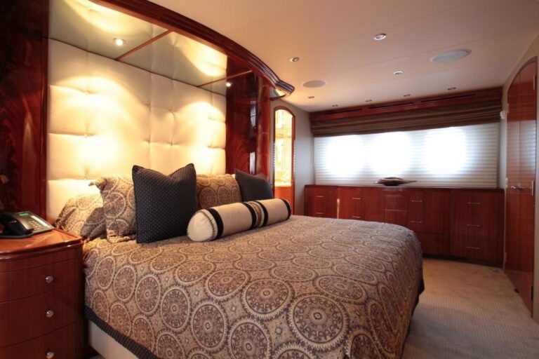 The 24m Yacht ISLAND COWBOY