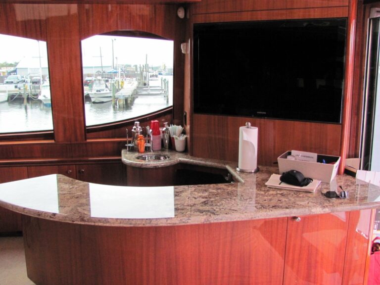 The 24m Yacht ISLAND COWBOY