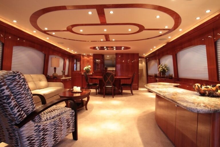 The 24m Yacht ISLAND COWBOY